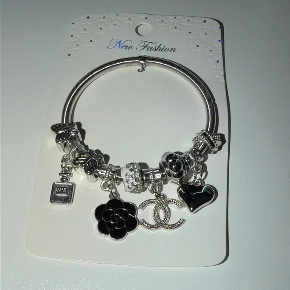 Elegant Charm Bracelet - Picture 4 of 5